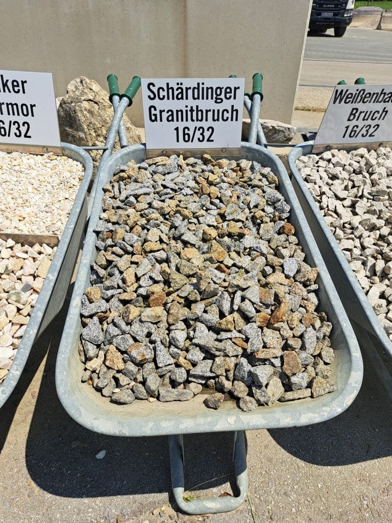 Schärdinger Granitbruch in einer Schiebetruhe